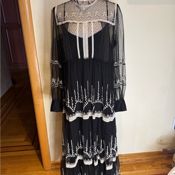 Zara Black and White embroidered Long Sleeve tule maxi Dress Sz XXL - Picture 8 of 16